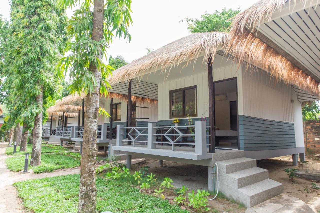 Adarin Beach Resort Mae Nam Exterior foto
